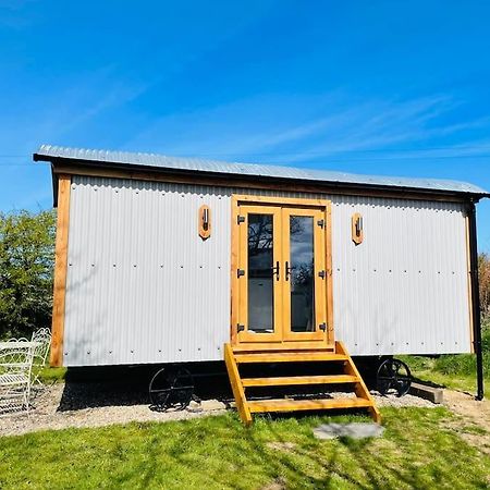 Goodwick The Hut@Trefechan Wen - Coastal Coziness! מראה חיצוני תמונה