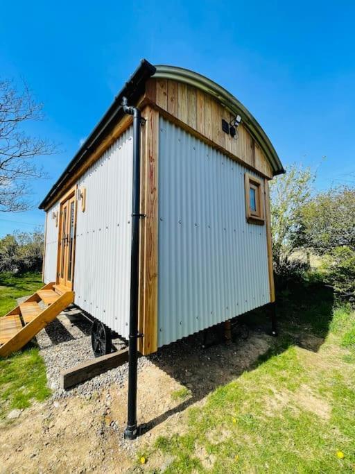 Goodwick The Hut@Trefechan Wen - Coastal Coziness! מראה חיצוני תמונה