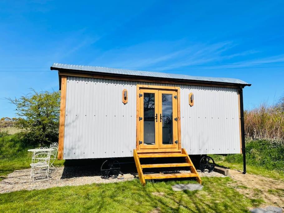 Goodwick The Hut@Trefechan Wen - Coastal Coziness! מראה חיצוני תמונה