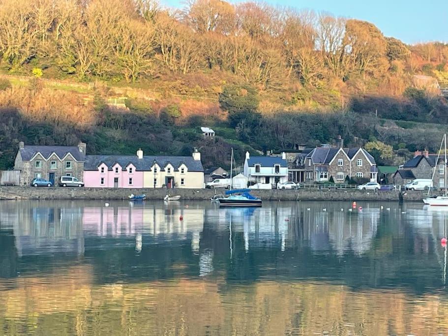 Goodwick The Hut@Trefechan Wen - Coastal Coziness! מראה חיצוני תמונה